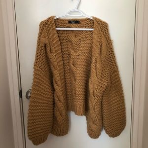 WINNERS, size medium, colour ochre (orange-brown)